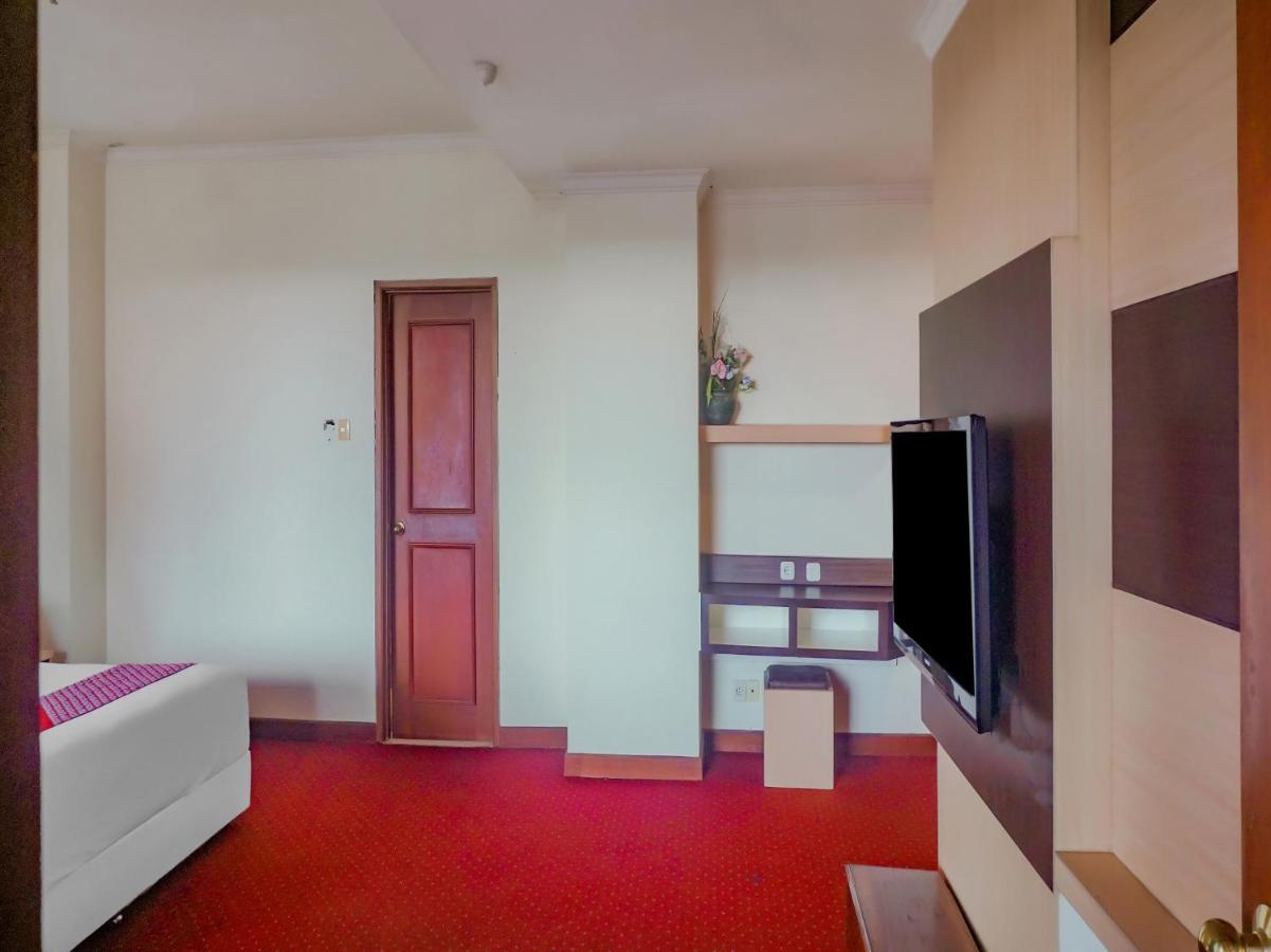 Oyo 3967 Hotel Pantai Wisata Макасар Екстер'єр фото