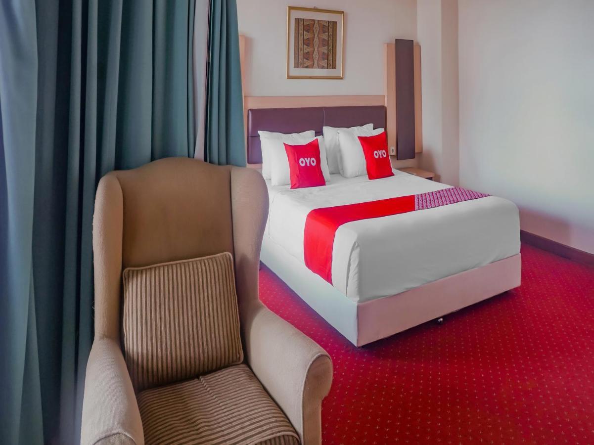 Oyo 3967 Hotel Pantai Wisata Макасар Екстер'єр фото