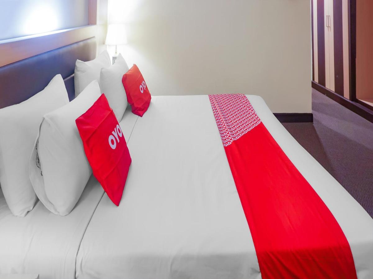 Oyo 3967 Hotel Pantai Wisata Макасар Екстер'єр фото